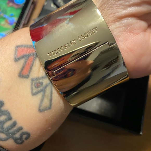 VS silver cuff - Picture 6 of 6